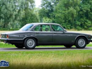Image 14/57 de Jaguar XJ 12 (1986)