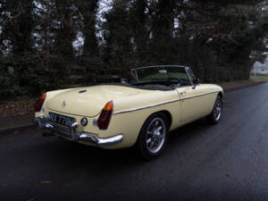 Image 6/16 of MG MGB (1969)