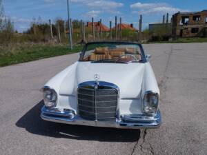 Bild 3/7 von Mercedes-Benz 220 SE b (1962)