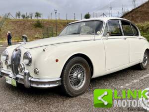 Image 4/10 of Jaguar Mk II 3.8 (1967)