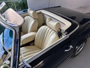 Image 21/34 de Mercedes-Benz 280 SL (1969)