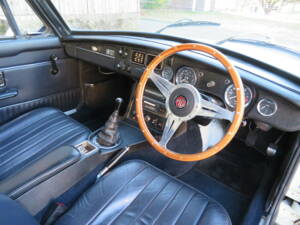 Image 10/16 of MG MGB GT V8 (1973)