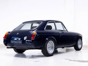 Image 8/41 of MG MGB GT V8 (1976)