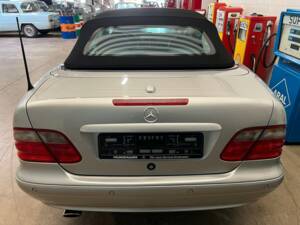 Imagen 15/20 de Mercedes-Benz CLK 230 Kompressor (2001)