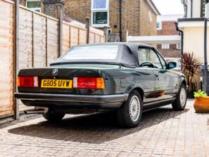 Bild 14/47 von BMW 320i (1990)