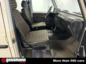 Image 10/15 of Mercedes-Benz 230 GE (LWB) (1985)