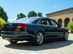 Image 14/50 of Audi A8 6.0 W12 L quattro (2004)