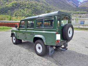 Imagen 2/15 de Land Rover Defender 110 Td5 (1999)