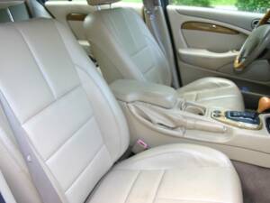 Bild 17/51 von Jaguar S-Type 4.0 V8 (2000)