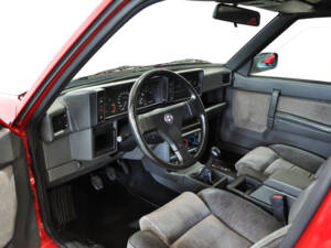 Bild 17/39 von Alfa Romeo 75 2.0 Twin Spark (1990)