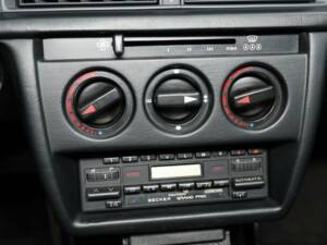 Image 14/30 of Mercedes-Benz 190 E 2.3-16 (1984)