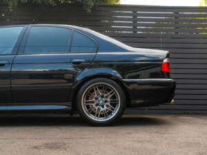 Image 12/56 of BMW M5 (2000)