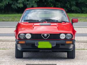 Image 10/14 de Alfa Romeo GTV 6 2.5 (1985)