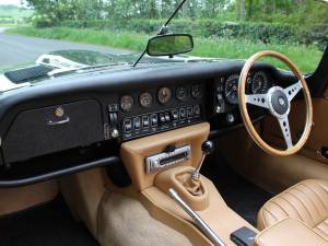Image 11/18 de Jaguar E-Type V12 (1973)