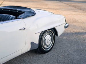 Image 19/42 de Mercedes-Benz 190 SL (1961)
