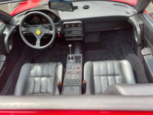 Image 26/48 of Ferrari 328 GTS (1989)