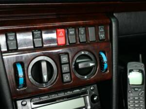 Immagine 15/30 di Mercedes-Benz E 320 (1997)