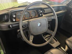 Image 14/29 de BMW 2002 tii (1975)