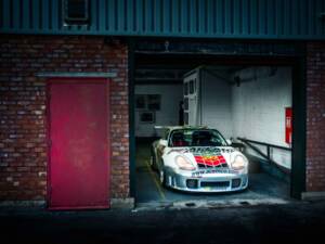 Immagine 58/60 di Porsche 911 GT3 RS (2002)