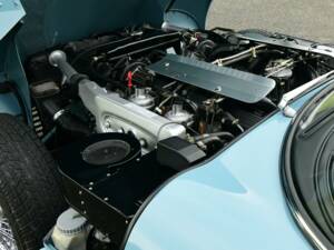 Image 35/50 de Jaguar E-Type V12 (2+2) (1972)
