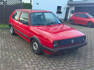 Image 2/4 de Volkswagen Golf Mk II 1.6 (1990)