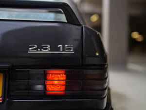 Image 64/83 of Mercedes-Benz 190 E 2.3-16 (1984)