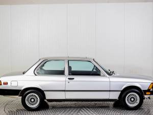 Image 14/50 of BMW 320&#x2F;6 (1981)