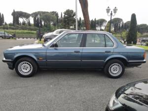 Image 34/44 of BMW 318i (1986)