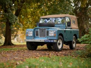 Image 2/50 of Land Rover 88 (1976)
