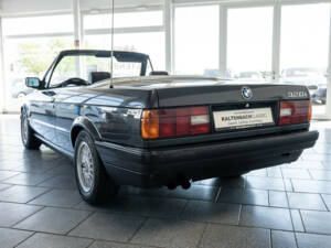 Afbeelding 2/18 van BMW 320i (1992)