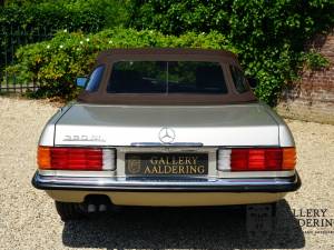 Image 6/50 of Mercedes-Benz 380 SL (1985)