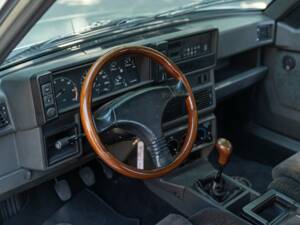 Immagine 33/50 di Alfa Romeo 75 2.0 Twin Spark (1989)