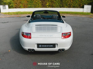 Immagine 7/50 di Porsche 911 Carrera 4S (2007)