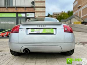 Bild 8/10 von Audi TT 1.8 T (1999)