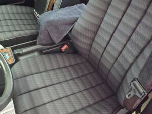Imagen 19/69 de Mercedes-Benz 190 E 1.8 (1991)