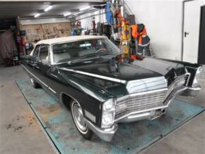 Bild 24/50 von Cadillac DeVille Convertible (1967)