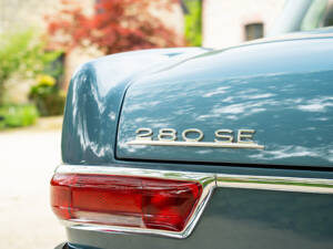 Image 21/48 of Mercedes-Benz 280 SE (1969)