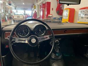 Image 8/20 of Alfa Romeo Giulia GT 1300 Junior (1971)