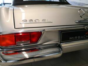 Image 8/15 de Mercedes-Benz 230 SL (1964)