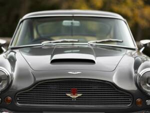 Image 26/50 of Aston Martin DB 4 (1962)