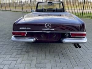 Image 9/36 of Mercedes-Benz 280 SL (1969)