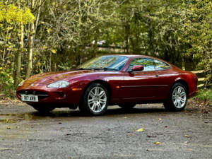 Image 7/50 de Jaguar XKR (1998)