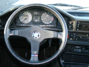 Immagine 52/65 di BMW 520i (1987)