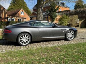 Image 11/33 of Aston Martin DB 9 (2005)