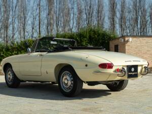 Image 7/50 of Alfa Romeo 1750 Spider Veloce (1969)