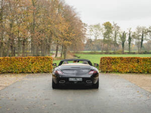 Image 18/100 of Mercedes-Benz SLS AMG Roadster (2011)