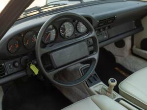 Immagine 48/50 di Porsche 911 Carrera 4 (1990)