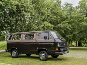 Image 3/80 of Volkswagen T3 Caravelle TD 1.6 (1989)