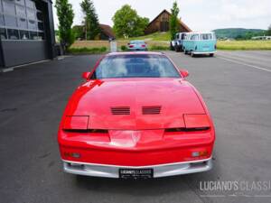 Bild 16/66 von Pontiac Firebird TransAm (1989)
