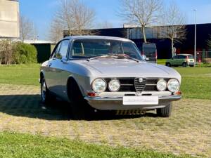 Image 11/47 de Alfa Romeo 1750 GT Veloce (1968)